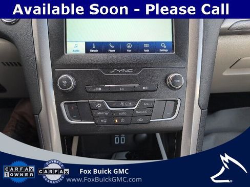 Used 2020 Ford Fusion SE image 12