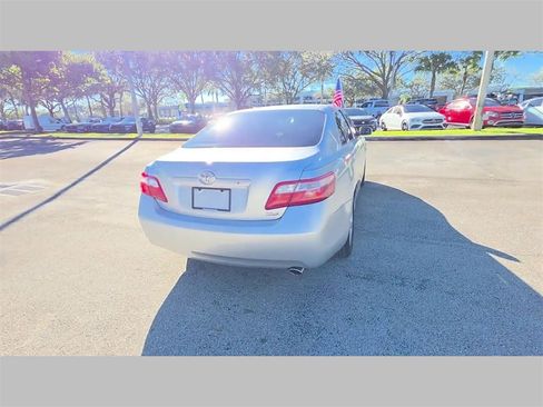 Used 2009 Toyota Camry image 35