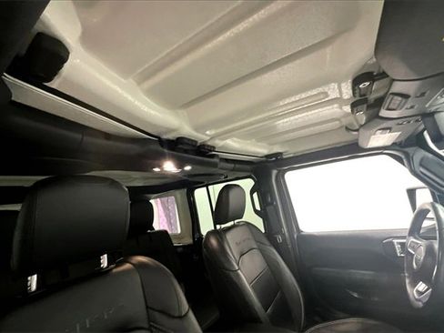 Used 2022 Jeep Wrangler Unlimited Sahara w/ Cold Weather Group image 28