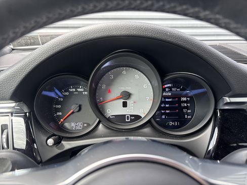 Used 2021 Porsche Macan S AWD/4WD image 16