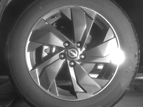 Used 2025 Nissan Rogue SV image 12