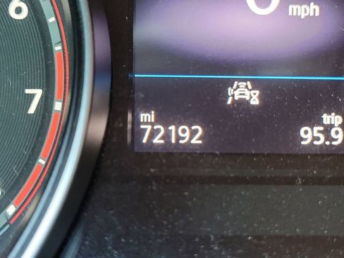 Used 2020 Volkswagen Atlas Cross Sport SE image 28