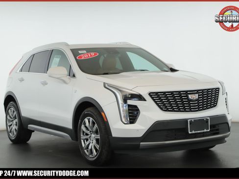 Used 2019 Cadillac XT4 Premium Luxury AWD/4WD image 1