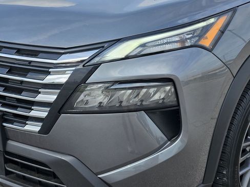 Used 2024 Nissan Rogue S FWD image 5