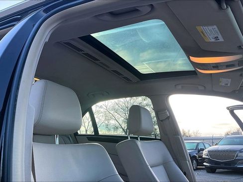 Used 2016 Mercedes-Benz E 250 Sedan w/ Premium Package image 23