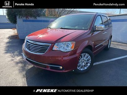 Used 2014 Chrysler Town & Country Limited w/ Luxury Group