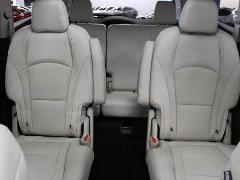 Used 2023 Buick Enclave Essence w/ Experience Buick Package image 40