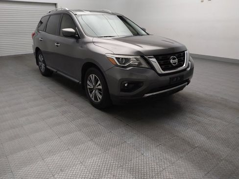 Used 2018 Nissan Pathfinder SV FWD image 13