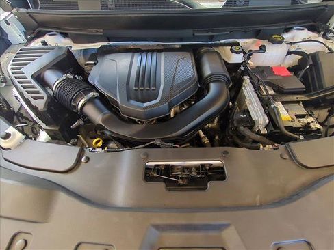 Used 2024 GMC Acadia Elevation image 24