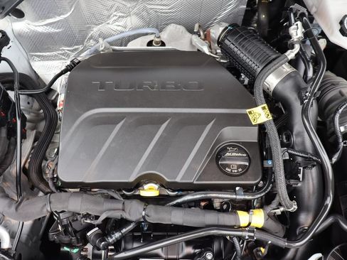 Used 2024 Chevrolet Trax RS w/ Sunroof Package FWD image 37