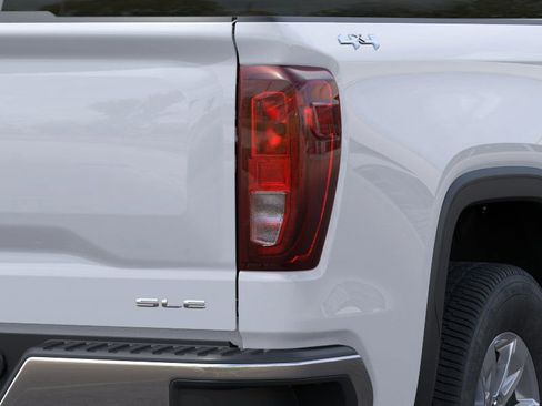 New 2026 GMC Sierra 1500 SLE image 37