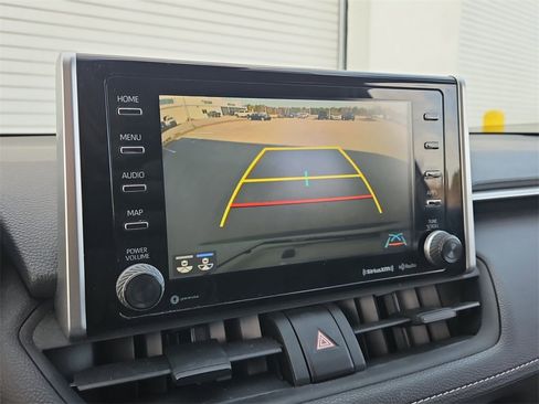 Used 2021 Toyota RAV4 XLE image 22