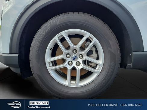 New 2026 Ford Explorer Active RWD image 26