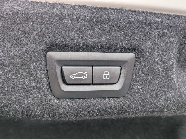 Used 2024 BMW i5 eDrive40i w/ M Sport Package RWD image 11