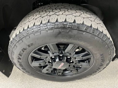 Used 2024 GMC Sierra 3500 AT4 w/ AT4 Premium Plus Package AWD/4WD image 16