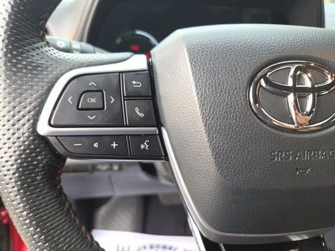 Used 2023 Toyota Sienna XSE w/ XSE Plus Package image 32