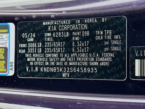 Used 2025 Kia Carnival image 32