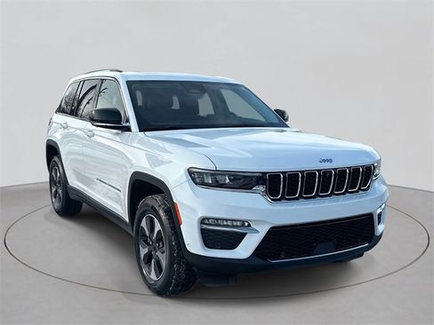 Used 2022 Jeep Grand Cherokee Limited 4xe w/ Luxury Tech Group II image 3