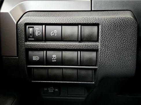 Certified 2025 Toyota Tacoma SR5 image 39