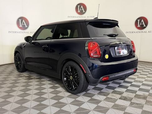 Certified 2023 MINI Cooper SE image 6