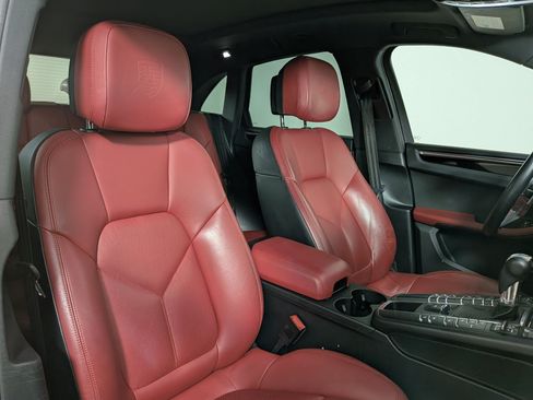Certified 2019 Porsche Macan AWD/4WD image 23