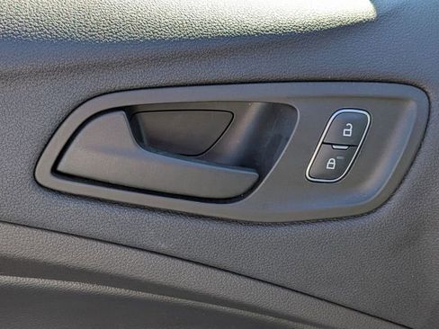 Used 2019 Ford Escape S image 12