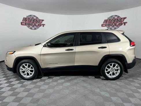 Used 2015 Jeep Cherokee Sport image 4