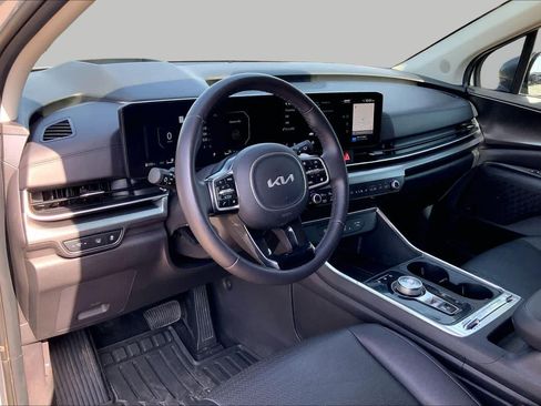Used 2025 Kia Carnival SX Prestige FWD image 18