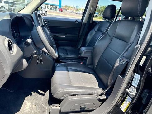 Used 2012 Jeep Patriot Limited AWD/4WD image 17