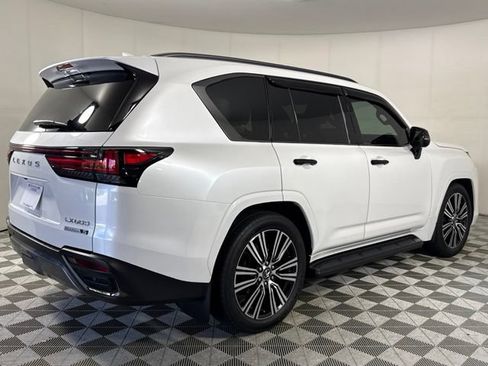 Used 2024 Lexus LX 600 4WD w/ Appearance Package image 8