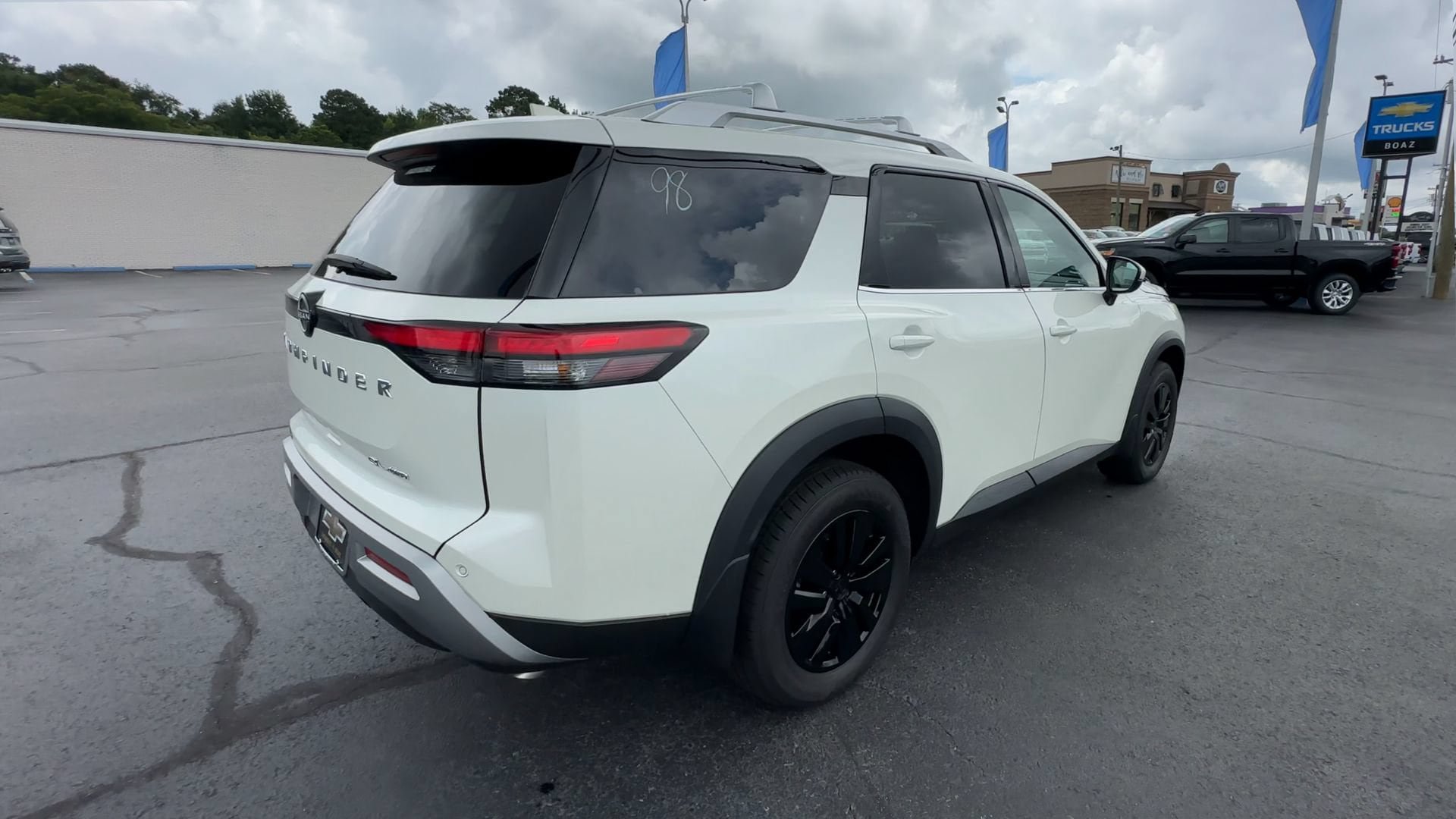 Used 2023 Nissan Pathfinder SL AWD/4WD image 8