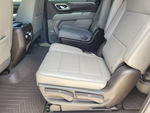 Used 2023 GMC Yukon XL SLT RWD image 27