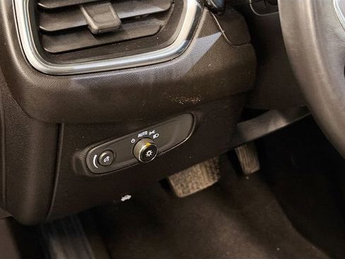 Used 2018 Chevrolet Equinox LT image 10