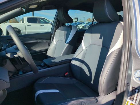 Used 2025 Toyota Camry SE image 19