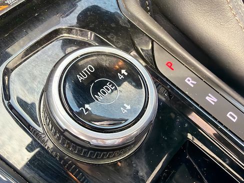 Used 2023 GMC Canyon Denali image 29