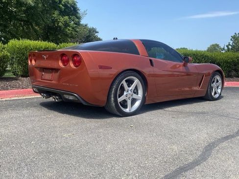 Used 2005 Chevrolet Corvette Coupe w/ Preferred Equipment Group RWD image 3