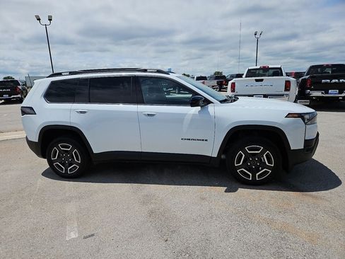 New 2026 Jeep Cherokee Laredo AWD/4WD image 9
