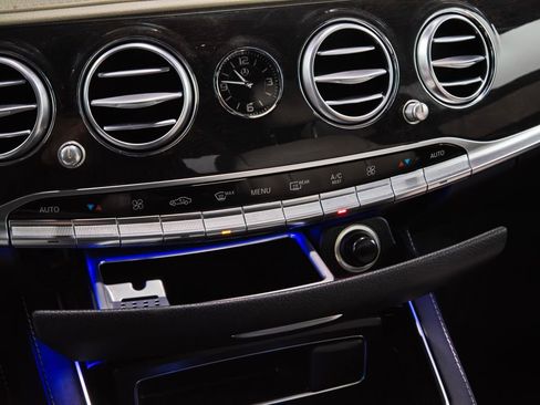 Used 2018 Mercedes-Benz S 560 4MATIC Sedan image 36
