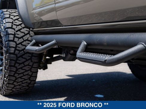 Used 2025 Ford Bronco Badlands AWD/4WD image 23