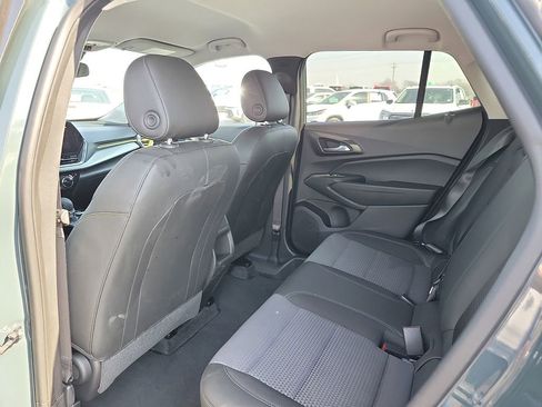 Used 2025 Chevrolet Trax LT w/ Driver Confidence Package image 9