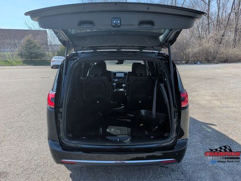 Used 2019 Jeep Renegade Altitude w/ Quick Order Package 2XM image 13