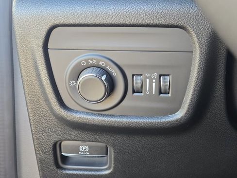 New 2025 Jeep Grand Cherokee Laredo image 15