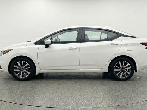Used 2025 Nissan Versa SV FWD image 5