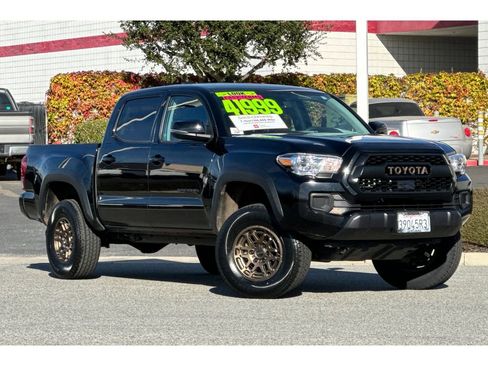 Used 2023 Toyota Tacoma 4x4 Double Cab image 2