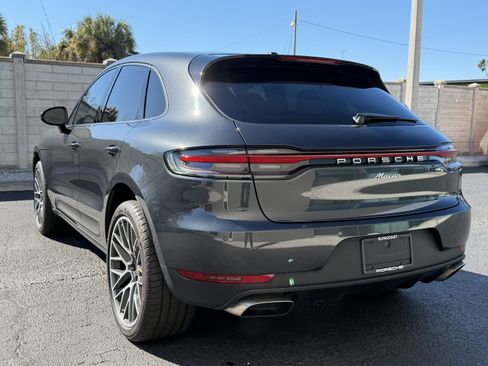 Certified 2020 Porsche Macan image 3