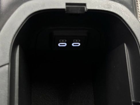 Used 2024 Toyota RAV4 XLE Premium image 32