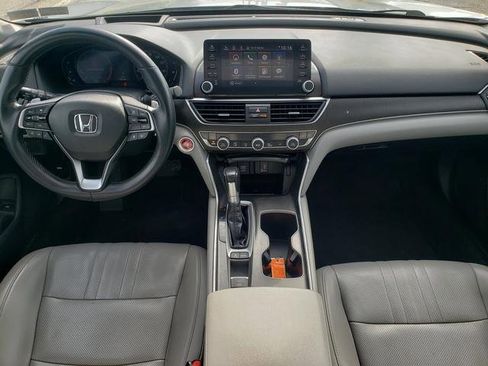 Used 2018 Honda Accord Touring image 14