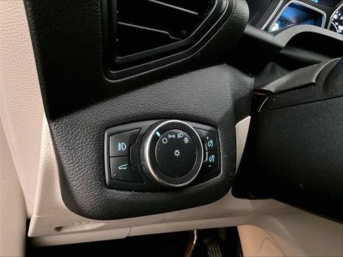Used 2018 Ford Escape SE w/ SE Sync 3 Package FWD image 30