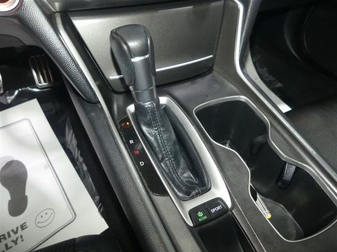 Used 2018 Honda Accord Sport image 38