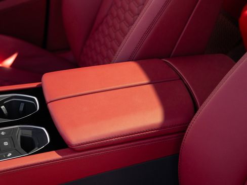 Used 2022 Lamborghini Urus image 41